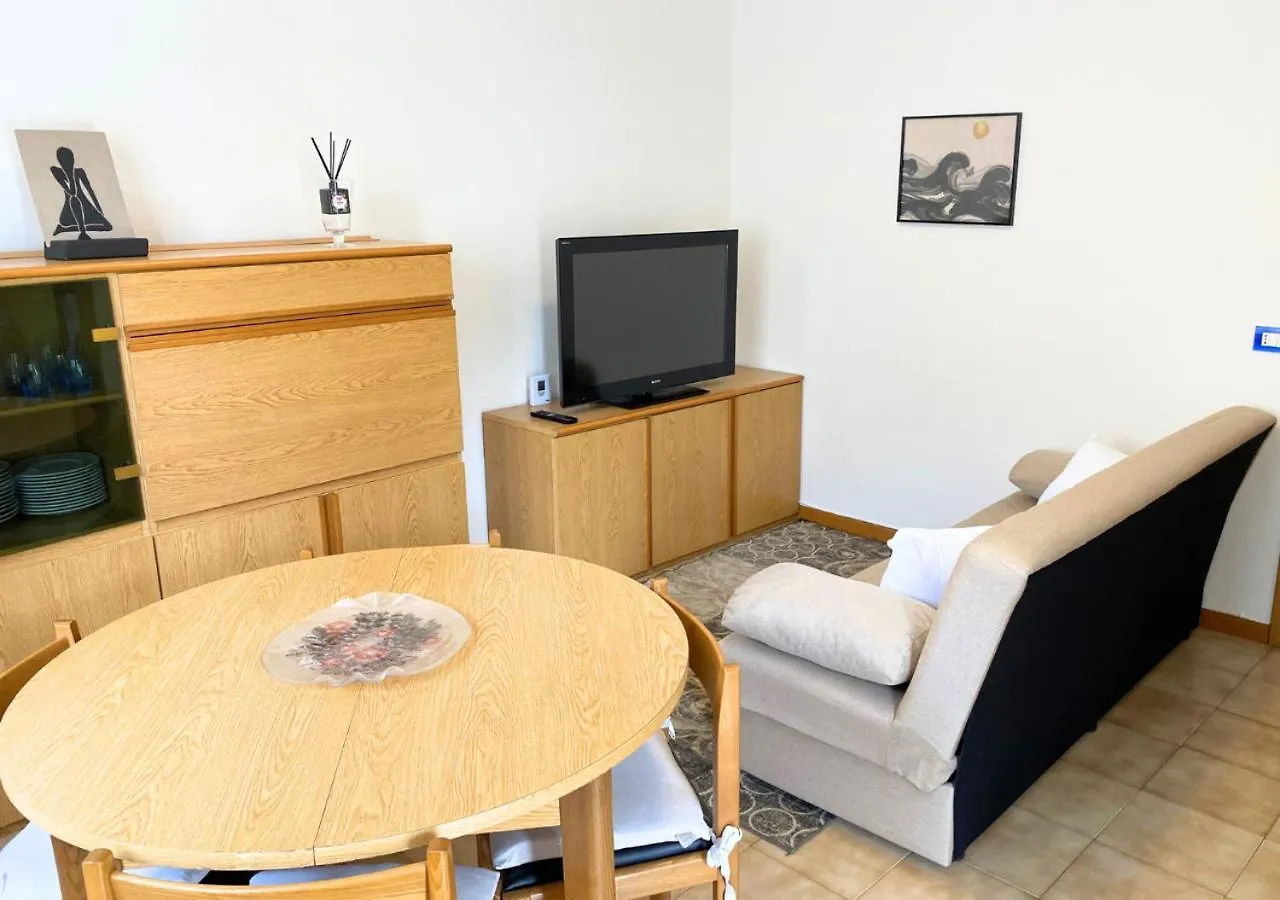 Wifi & Free Park Bgy Airport 20 Min Apartment Zogno 0*,  Italy